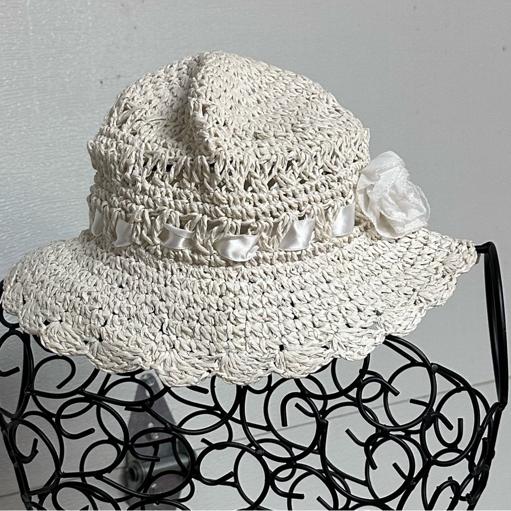 NEW Cream Crochet Hat With Flower | Silk Ribbon Size O/S Fits Most NWOT - Picture 4 of 7